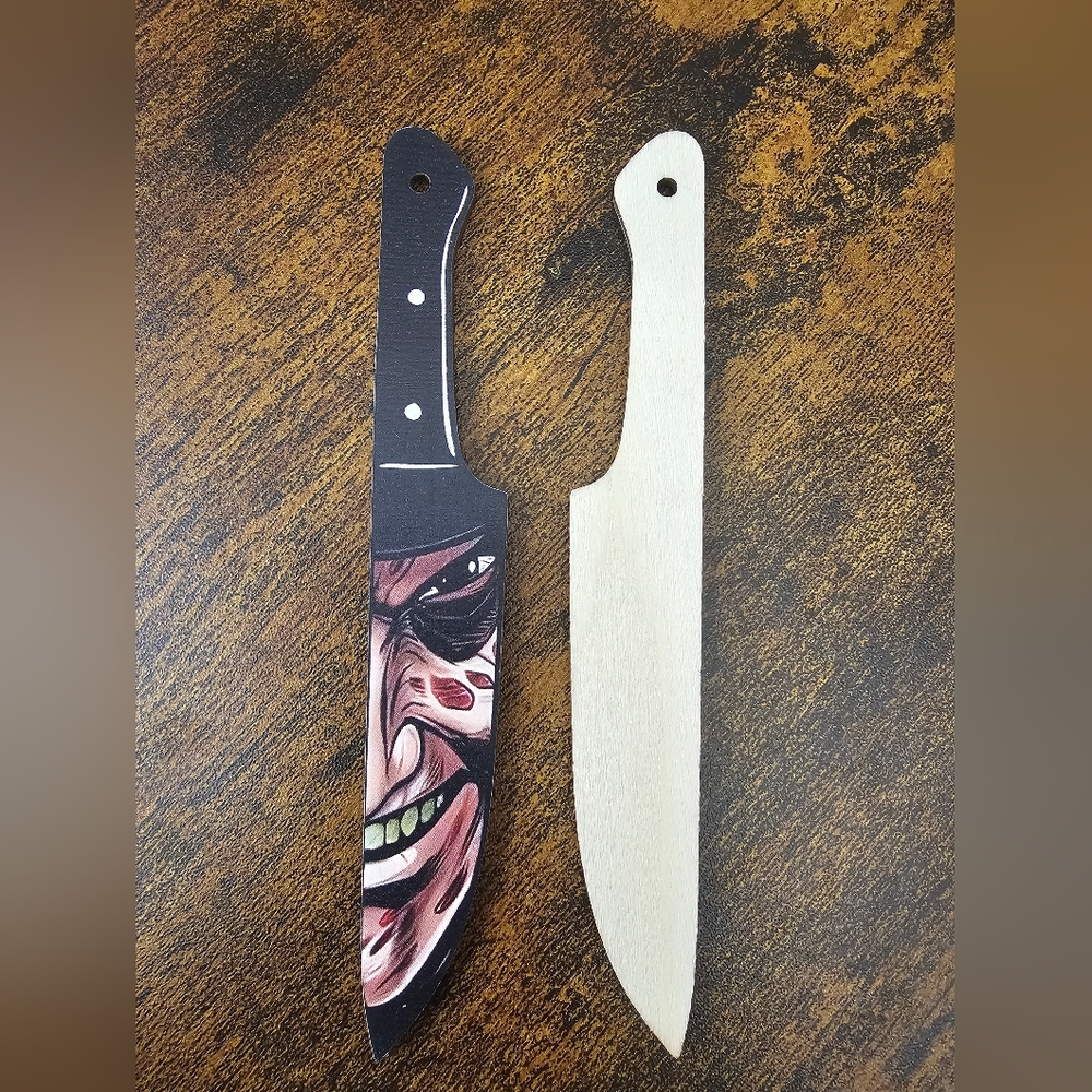 Horror-Themed Wooden Knife Car Accessory - Picture 3 of 9